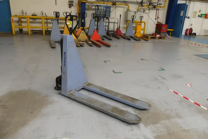 Promat - Scherenhubwagen Tragkraft: max. 1000 kg / Baujahr: 2019